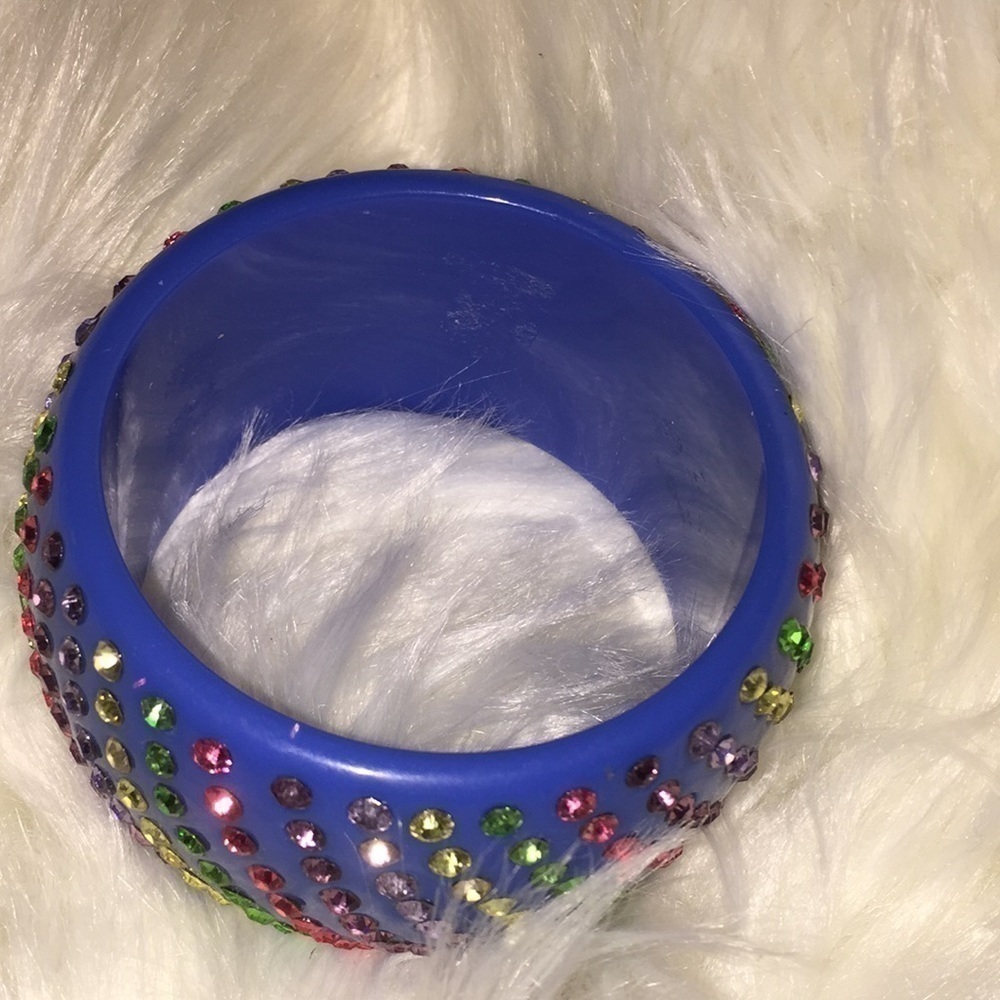 3/$15 Vintage chunky plastic blue bangle - Picture 4 of 8